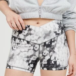 Aerie OFFLINE Shine High Waisted Printed 4" Shortie
